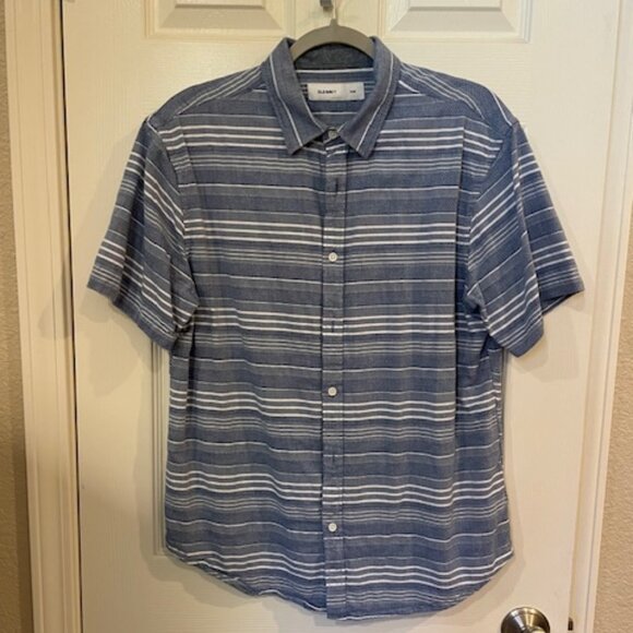 Old Navy Men's SLIM fit shirt; size LARGE - Great condition - Picture 1 of 3